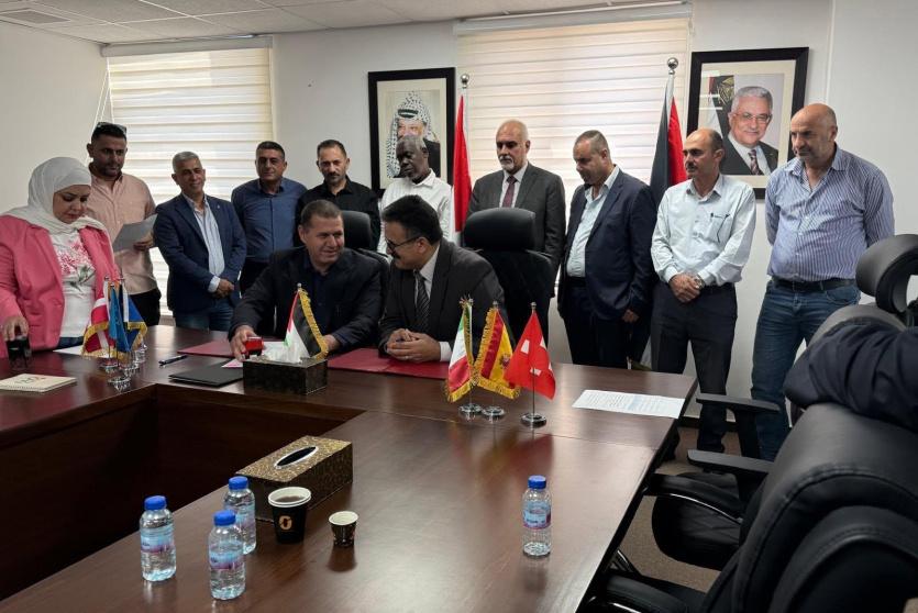 جمعية المشروع الإنشائي العربي توقّع اتفاقية لتنفيذ نظام طاقة شمسية بقدرة 150 كيلوواط