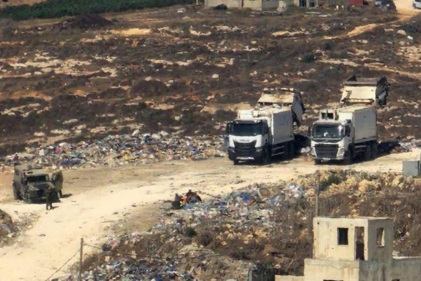 الاحتلال ومستوطنوه يستولون على مركبتي جمع نفايات في بيتا جنوب نابلس