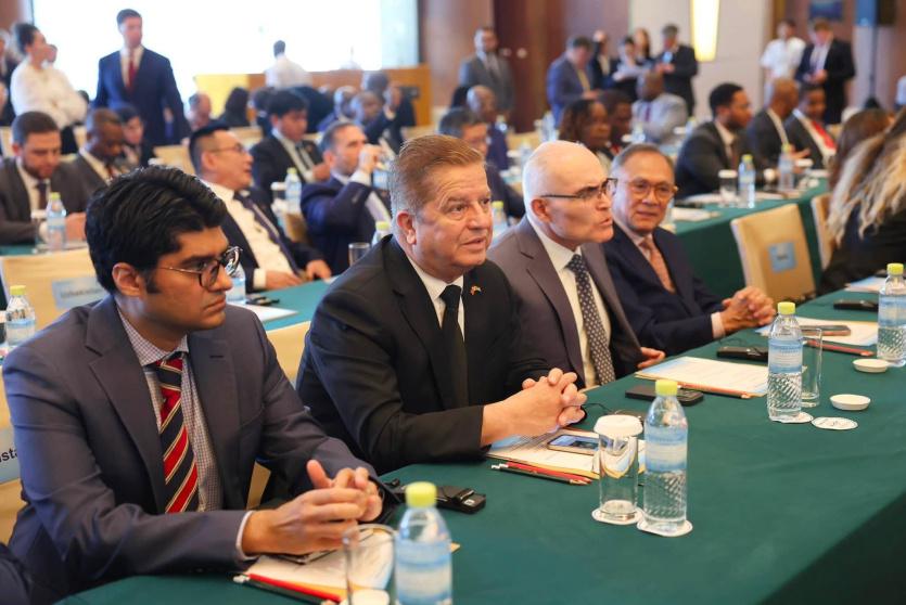 السفير عواد يشارك في فعالية الذكرى الخامسة لإطلاق مبادرة التنمية العالمية في بكين