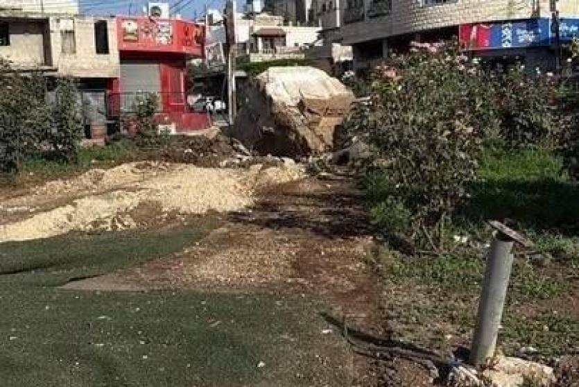الاحتلال يدمر نصبا تذكارية لشهداء ورموز وطنية في مدينة طولكرم وبلدة كفر اللبد شرقها