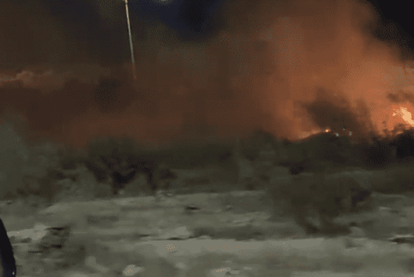 مستوطنون يضرمون النيران في أراضٍ زراعية ببلدة عقربا جنوب شرق نابلس