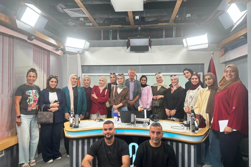 شملت شبكة راية.. زيارة ميدانية لطلبة وخريجي خضوري ضمن مشروع "مسارات إعلامية"