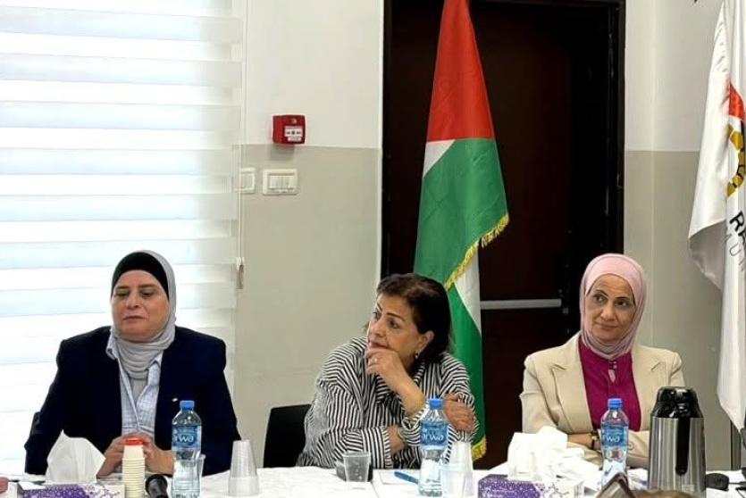 من الورشة المتخصصة لطاقم شؤون المرأة