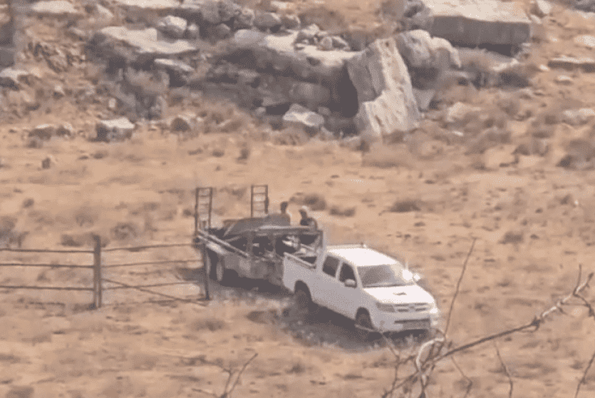 بالفيديو: مستوطنون يمهدون لإقامة بؤرة استيطانية جديدة بنصب خيام بأم صفا غرب رام الله