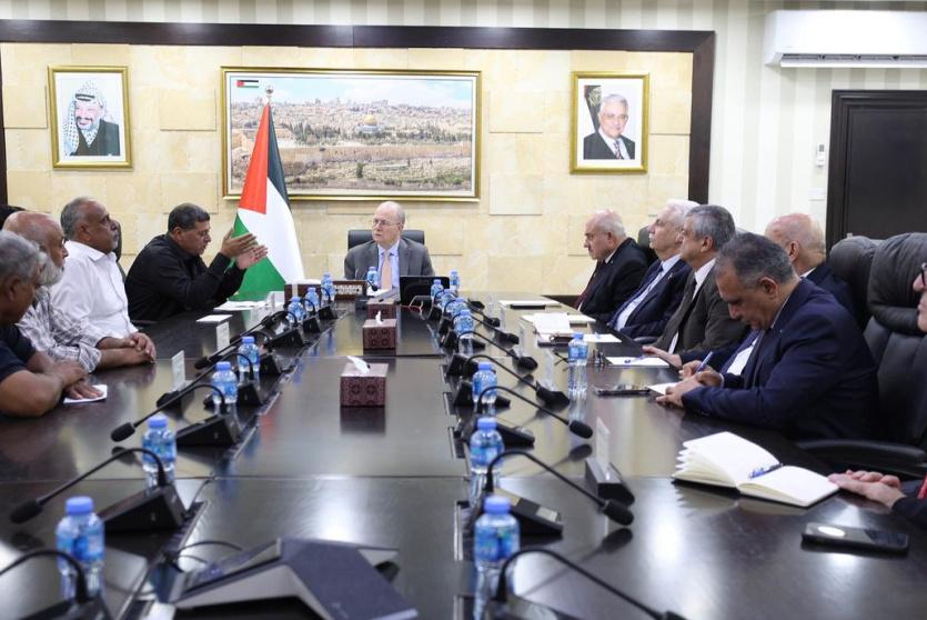 مصطفى يستقبل وفدا من الأغوار الوسطى