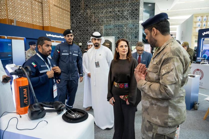 خلال مشاركة السفيرة الرمحي في المعرض