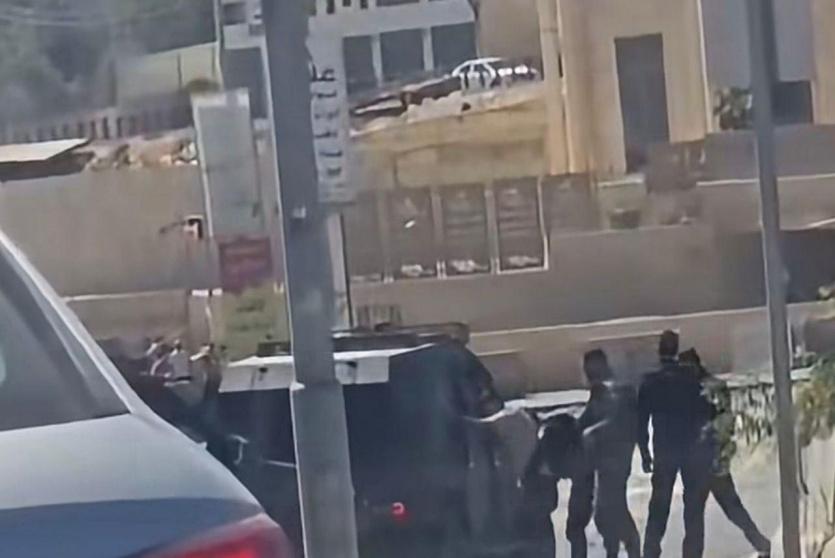 خلال اعتقال شاب بالقدس اليوم