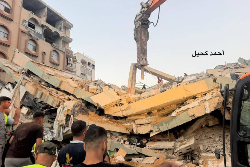 انهيار بناية في تل الهوى 