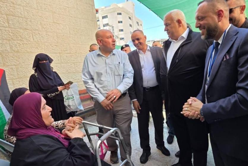  وزير الداخلية يزور الأسبوع الطبي المجاني 