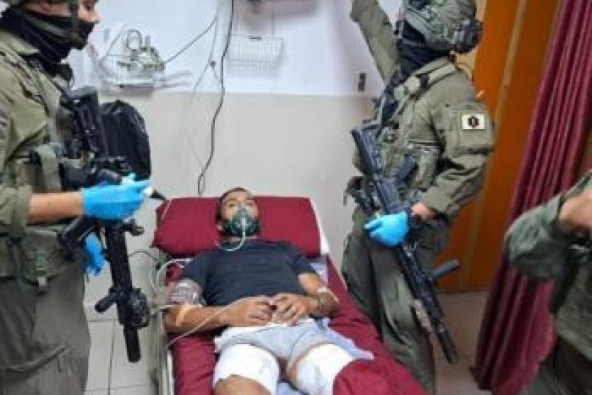 الاحتلال يزعم اعتقال منفذ عملية إطلاق النار قرب "حلميش" عقب اقتحام مستشفى في رام الله