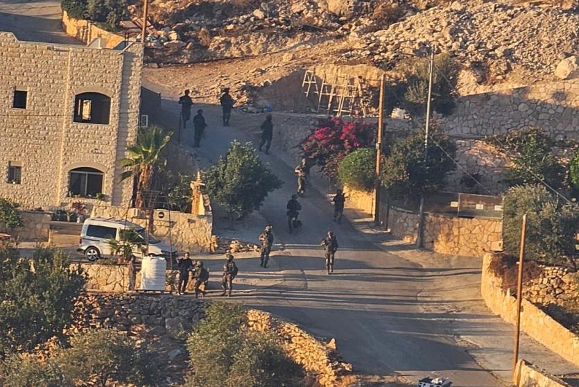 الاحتلال يحول منزلا إلى ثكنة عسكرية في المغير