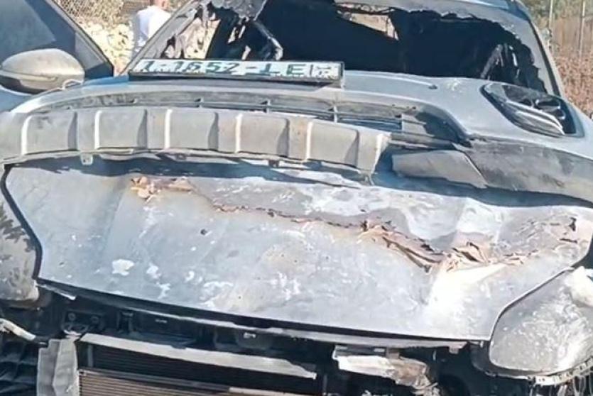 مستوطنون يحرقون مركبة ويحاولون اختطاف طفل في بيت أمر