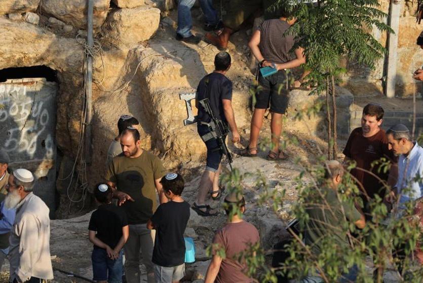 إصابات في اعتداء للمستوطنين بدير ابزيع غرب رام الله