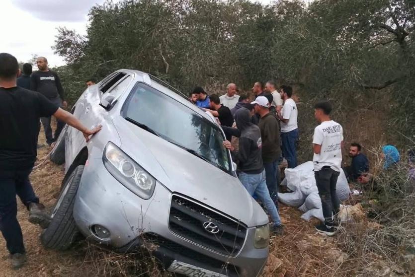 انقلاب مركبة عقب هجوم مستوطنين