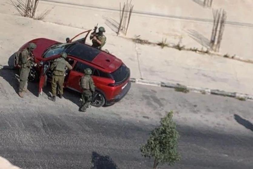 صورة من الأرشيف 