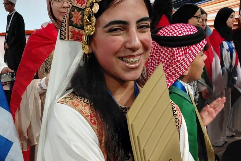 الطالبة الفلسطينية غزل تيم تحرز المركز الثاني في تحدي القراءة العربي 2026