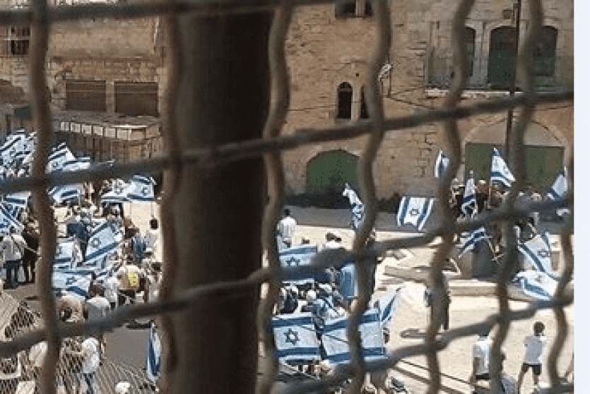 مستوطنون يجددون اقتحام مبنى عائلة ابو رجب بالخليل