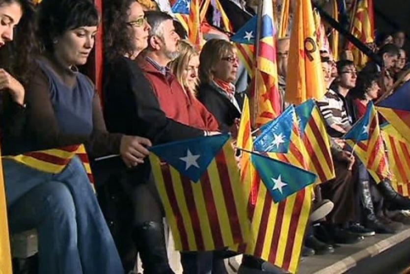 الحكومة الإسبانية بصدد تعليق الحكم الذاتي في اقليم كتالونيا