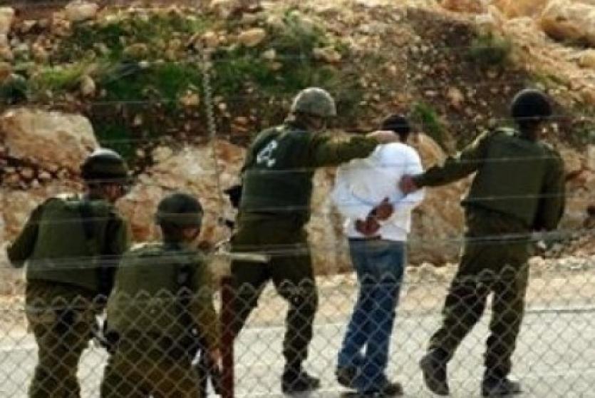الاحتلال يعتقل شابين اقتربا من الشريط الحدودي شرق رفح