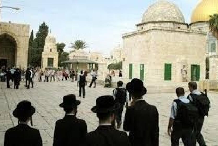 عشرات المستوطنين يجددون اقتحام المسجد الأقصى