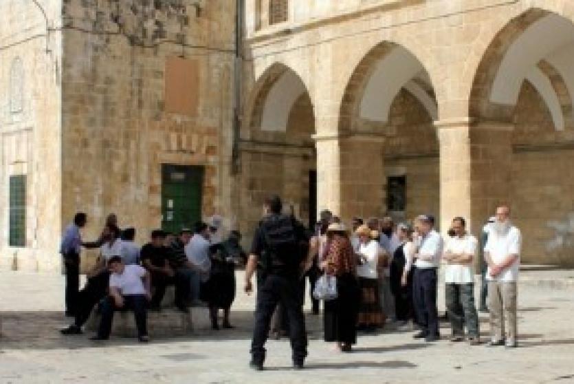 مستوطنون يجددون اقتحام  الأقصى