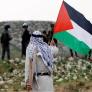 علم فلسطين والكوفية أيقونتا العالم الحر