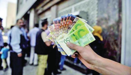 المالية: رواتب الموظفين اليوم بنسبة 60% بحد أدنى 2000 شيقل