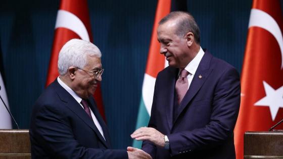 الرئيس عباس يصل تركيا للقاء أردوغان