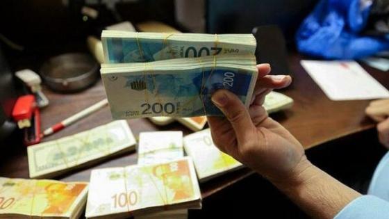 سلطة النقد تُبقي نسبة الخصم عند 25% من رواتب الموظفين في غزة