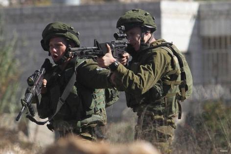  5 إصابات خلال اقتحام الاحتلال كفر عقب ومخيم قلنديا شمال القدس
