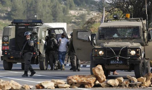 الاحتلال يشن حملة اعتقالات في نابلس طالت 17 مواطنا