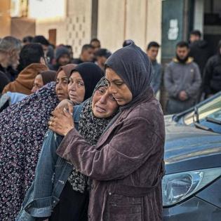 الأمم المتحدة: 50 ألف امرأة وفتاة بين شهيدة وجريحة في قطاع غزة