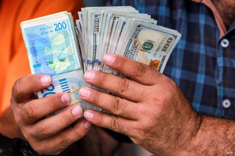سعر الدولار مقابل الشيكل اليوم: انهيار تاريخي لأدنى مستوى منذ 30 عاماً