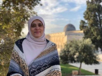 الاحتلال يُسلّم مقدسية قرارا بمنع السفر
