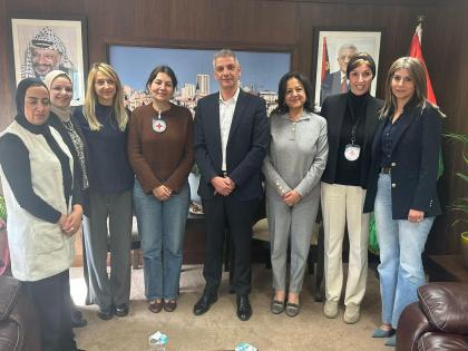 هيئة الأسرى: أبو الحمص يستقبل طاقم من اللجنة الدولية للصليب الأحمر