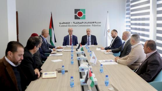 لجنة الانتخابات المركزية تستقبل نائب رئيس دولة فلسطين وتستعرض معه مستجدات العملية الانتخابية