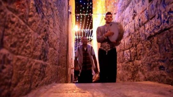 القدس.. الاحتلال يمنع مقدسيا من ممارسة مهنة المسحراتي في حي وادي الجوز