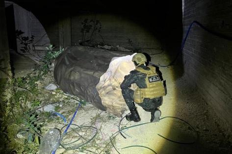 صور| الشرطة تتعامل مع شظايا صاروخية سقطت في بيت لحم