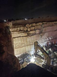 مصرع مواطنين وإصابة خطيرة لثلاثة آخرين بحادث سير في بني نعيم