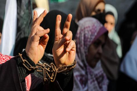نادي الأسير: 39 أما يواصل الاحتلال الإسرائيلي اعتقالهنّ في سجونه