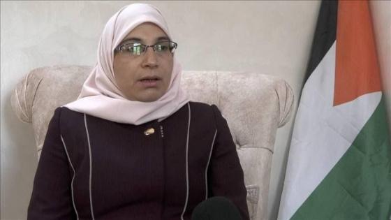 مدى: يدين اعتقال الكاتبة الصحفية لمى أبو خاطر ويطالب بالإفراج الفوري عنها