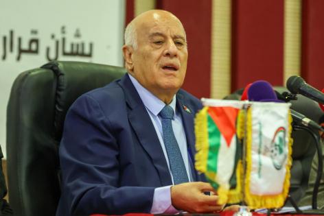 الرجوب: ننتظر قرار 