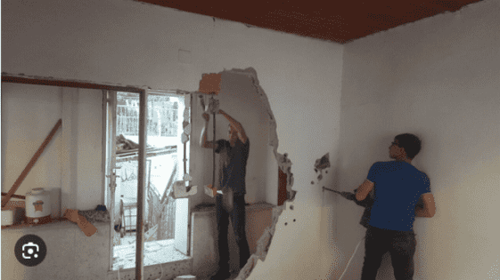 الاحتلال يجبر مقدسيًا على هدم منزله ذاتيًا في سلوان