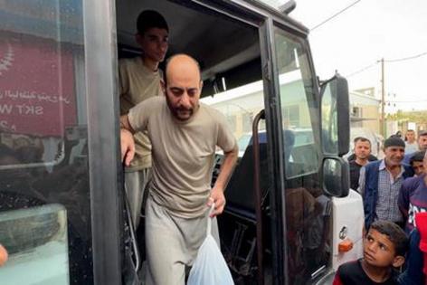 الاحتلال يفرج عن 14 معتقلًا من قطاع غزة