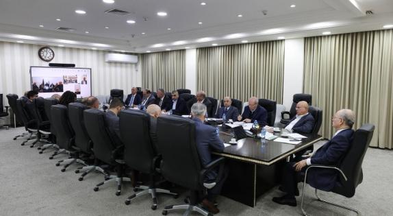 رئيس الوزراء يبحث مع الاتحاد العام للصناعات سبل الارتقاء بالقطاع الصناعي وتعزيز مساهمته في الاقتصاد الوطني