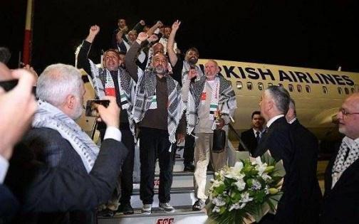 بعد أن هاجمتهم إسرائيل.. وصول 59 ناشطا من 