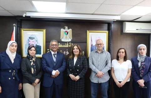 الخليلي تعقد لقاءً تشاورياً مع الإحصاء الفلسطيني لبحث سبل التعاون في تطوير مؤشرات النوع الاجتماعي