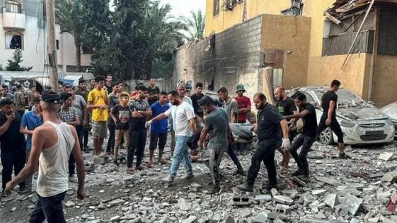 5 شهداء بقصف الاحتلال مجموعة مواطنين بمخيم المغازي