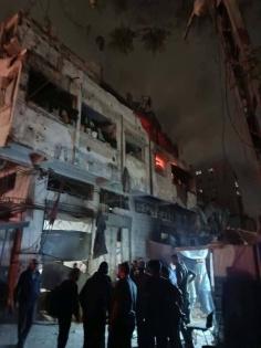 5 شهداء بينهم طفلتان وأكثر من 20 مصاباً بقصف الاحتلال شقة وسط مدينة غزة