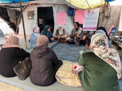 جمعية المرأة العاملة تختتم ثماني مجموعات دعم نفسي للنساء النازحات في غزة